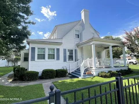 Exterior - 120 E John St, Mount Olive, NC 28365 photo 4 of 4