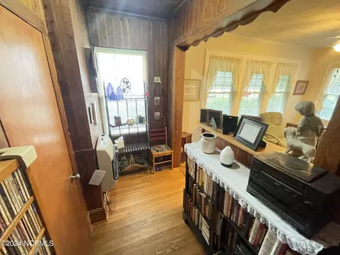Entry Way - 120 E John St, Mount Olive, NC 28365 photo 4 of 7