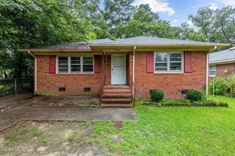 1504 Howard St, Kinston, NC 28501
