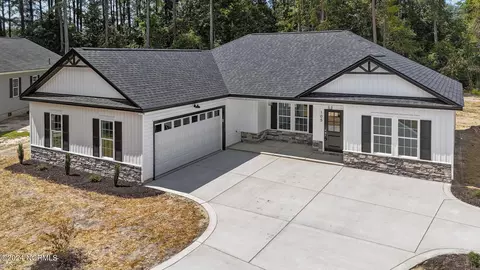 105 Tarheel Pl, Mount Olive, NC 28365