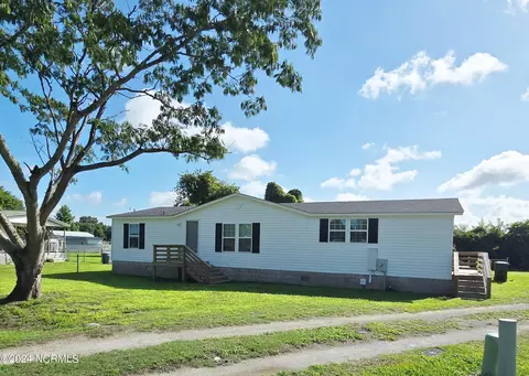 1105 Midway Dr, New Bern, NC 28560