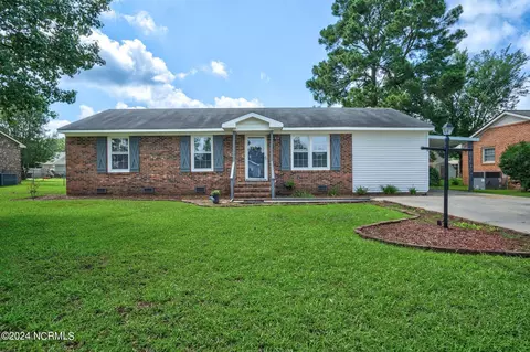 515 Davis Dr, Tarboro, NC 27886