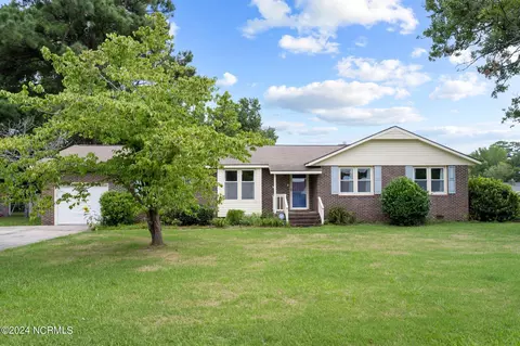 100 Lionel Ave, Jacksonville, NC 28540