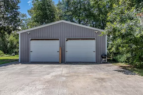 Exterior - 107 Byrd Rd, Dudley, NC 28333 photo 7 of 18