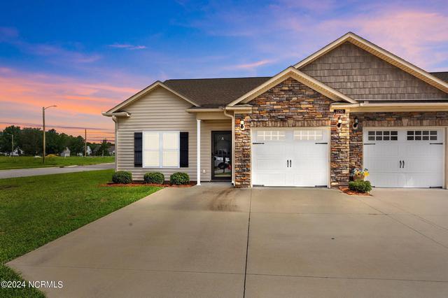 2250 Sweet Bay Dr #A, Greenville, NC 27834