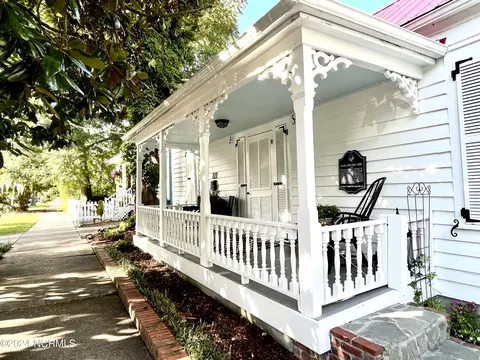 111 S 6th St, Wilmington, NC 28401