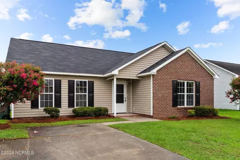 3780 Dover Dr, Ayden, NC 28513 photo 2