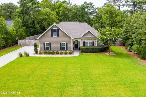 1951 Country Club Dr, Hampstead, NC 28443