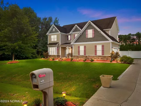 149 Peytons Ridge Dr, Hubert, NC 28539