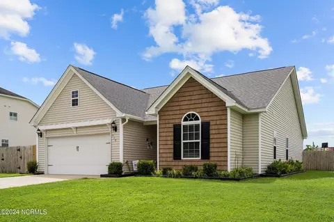 510 Shelmore Ln, Jacksonville, NC 28540
