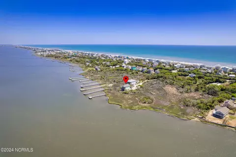 4304 Emerald Dr, Emerald Isle, NC 28594