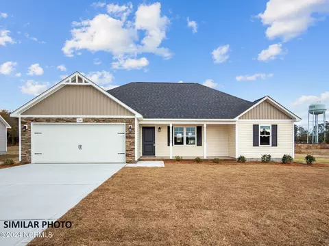 542 Orchard Creek Dr, Richlands, NC 28574