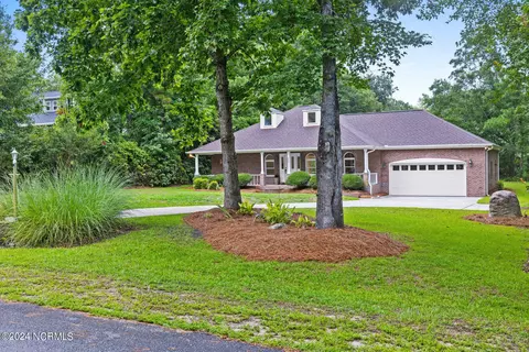 Exterior - 222 Hickory Ln, Hampstead, NC 28443 photo 1 of 9