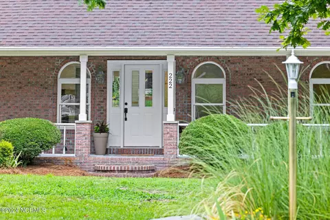 Exterior - 222 Hickory Ln, Hampstead, NC 28443 photo 4 of 9