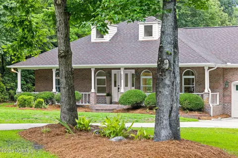 Exterior - 222 Hickory Ln, Hampstead, NC 28443 photo 2 of 9