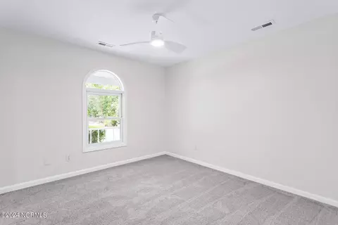 Bedroom - 222 Hickory Ln, Hampstead, NC 28443 photo 6 of 6