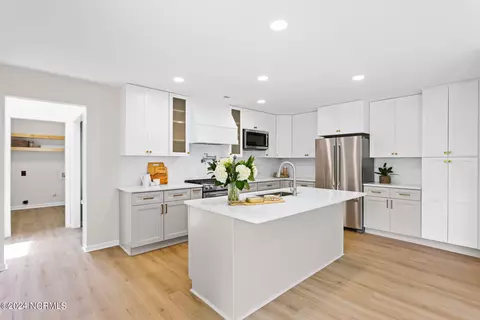 Kitchen - 222 Hickory Ln, Hampstead, NC 28443 photo 1 of 11