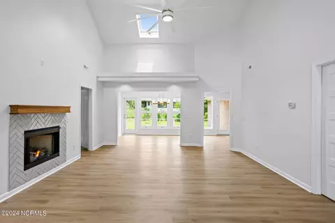 Living - 222 Hickory Ln, Hampstead, NC 28443 photo 2 of 3