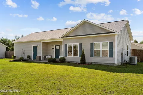 261 Sweet Gum Ln, Richlands, NC 28574