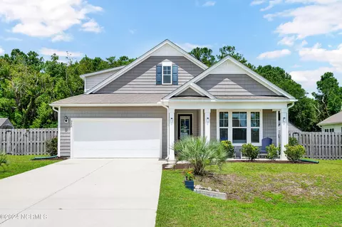 240 Capital Dr, Hampstead, NC 28443