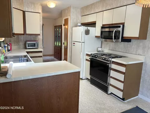 709 Azalea Dr, Hampstead, NC 28443 photo 8