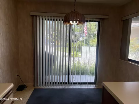 709 Azalea Dr, Hampstead, NC 28443 photo 9