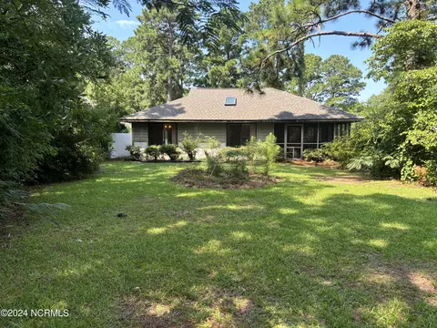 709 Azalea Dr, Hampstead, NC 28443 photo 4