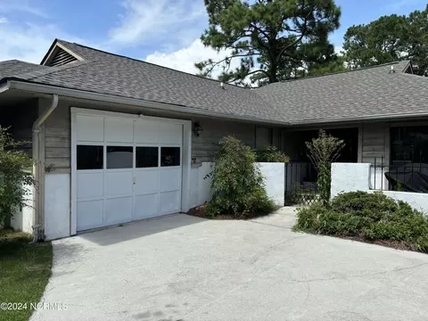 709 Azalea Dr, Hampstead, NC 28443 photo 3