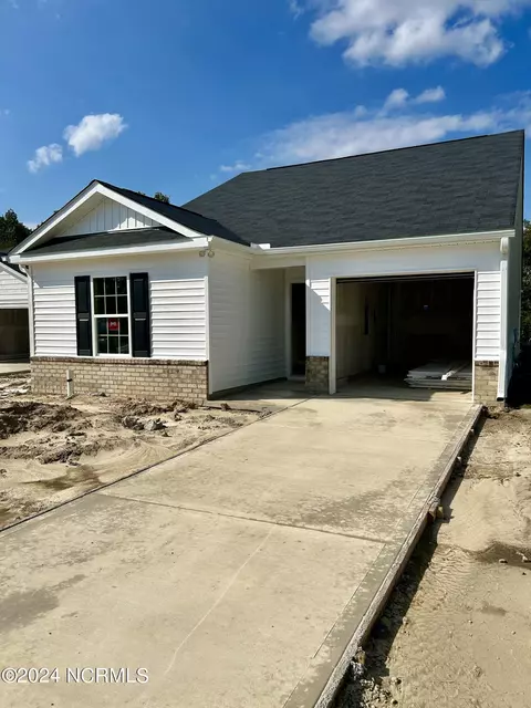 1429 N Wilshire Ct, Kinston, NC 28504
