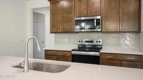 563 Banbury Ln, Pinehurst, NC 28374 photo 9