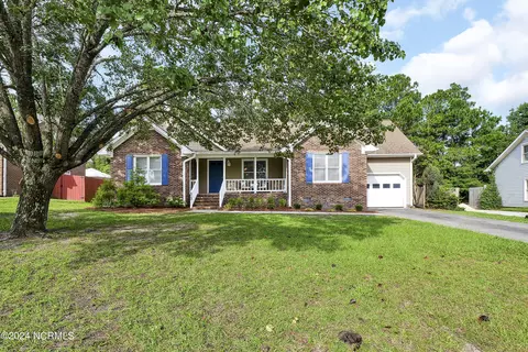 513 Green Meadows Dr N, Wilmington, NC 28405