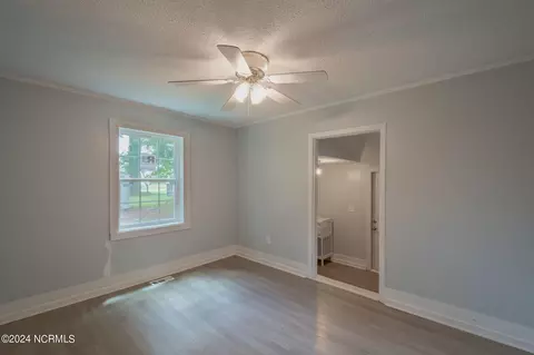 512 E Cliff St, Wallace, NC 28466 photo 12