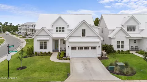 8205 Moss Bridge Ct, Wilmington, NC 28411