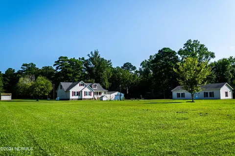 115 Youpon Dr, Hubert, NC 28539