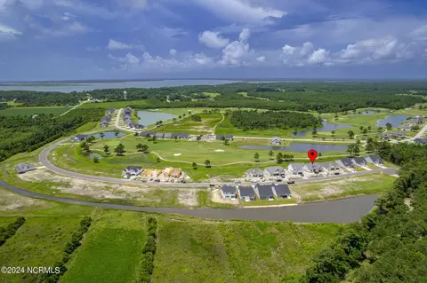 211 Windswept Ln, Beaufort, NC 28516