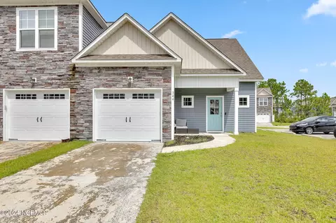 344 S Stingray Ln, Sneads Ferry, NC 28460