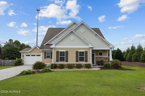 100 Marsh Island Dr, Cedar Point, NC 28584