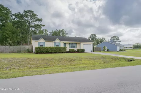 313 Timber Ridge Dr, Hubert, NC 28539 photo 2