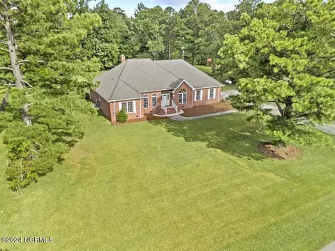 223 Country Squire Ln, Jacksonville, NC 28540