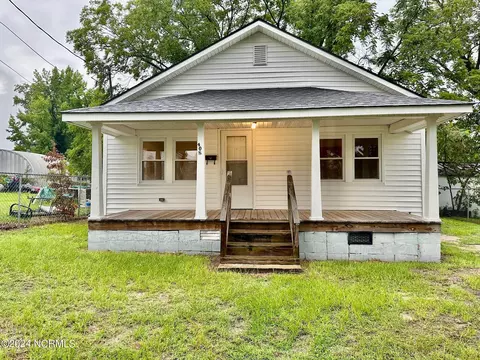 408 Roberson St, Williamston, NC 27892 photo 3