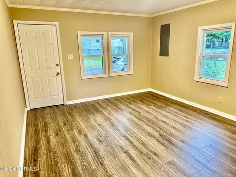 408 Roberson St, Williamston, NC 27892 photo 7