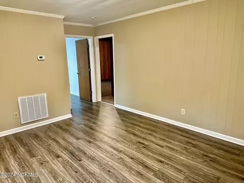 408 Roberson St, Williamston, NC 27892 photo 5