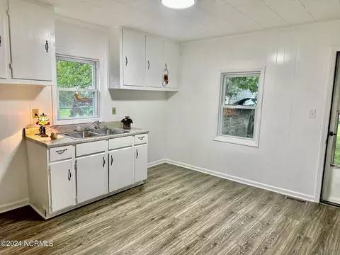 408 Roberson St, Williamston, NC 27892 photo 10