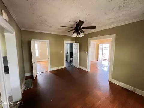 733 W Hamlet Ave, Hamlet, NC 28345 photo 7