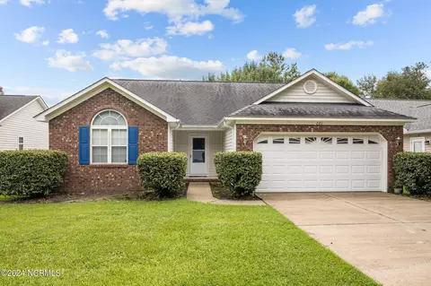 221 Monterey Cir, New Bern, NC 28562