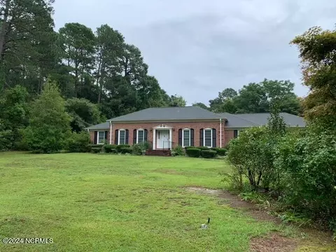 526 Shelton Dr, Aberdeen, NC 28315
