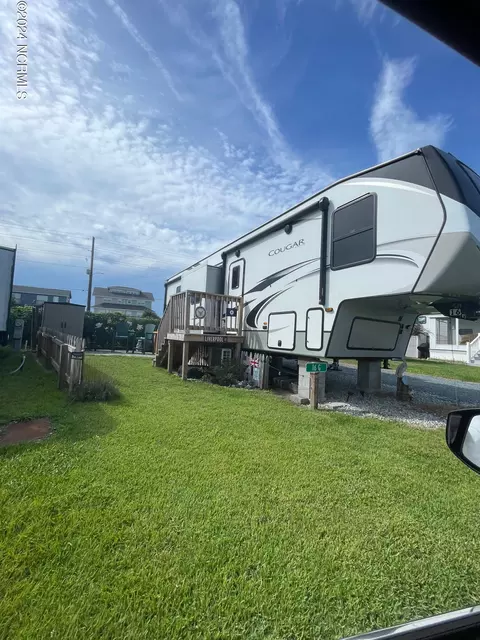 16 G Oar St, North Topsail Beach, NC 28460