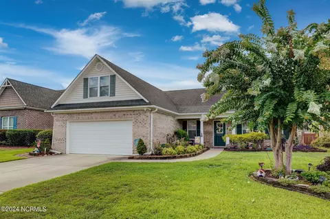 1041 Lanterns Ln, Leland, NC 28451