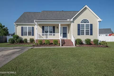 2909 Camille Dr, Winterville, NC 28590