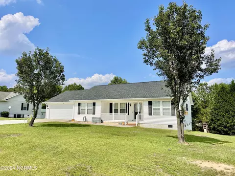 221 Farmstead Ct, Rockingham, NC 28379